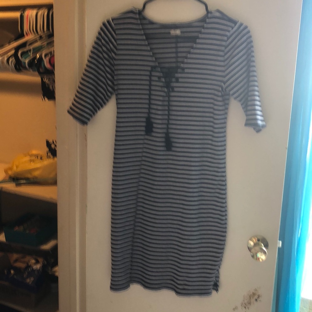 Mid sleeve dress, adjustable string detailing